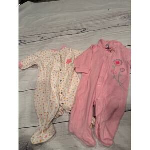 Child of Mine by Carter 2 Sleepers Size Small  1 (8-11 lbs) 1 (8-12.5 lbs)